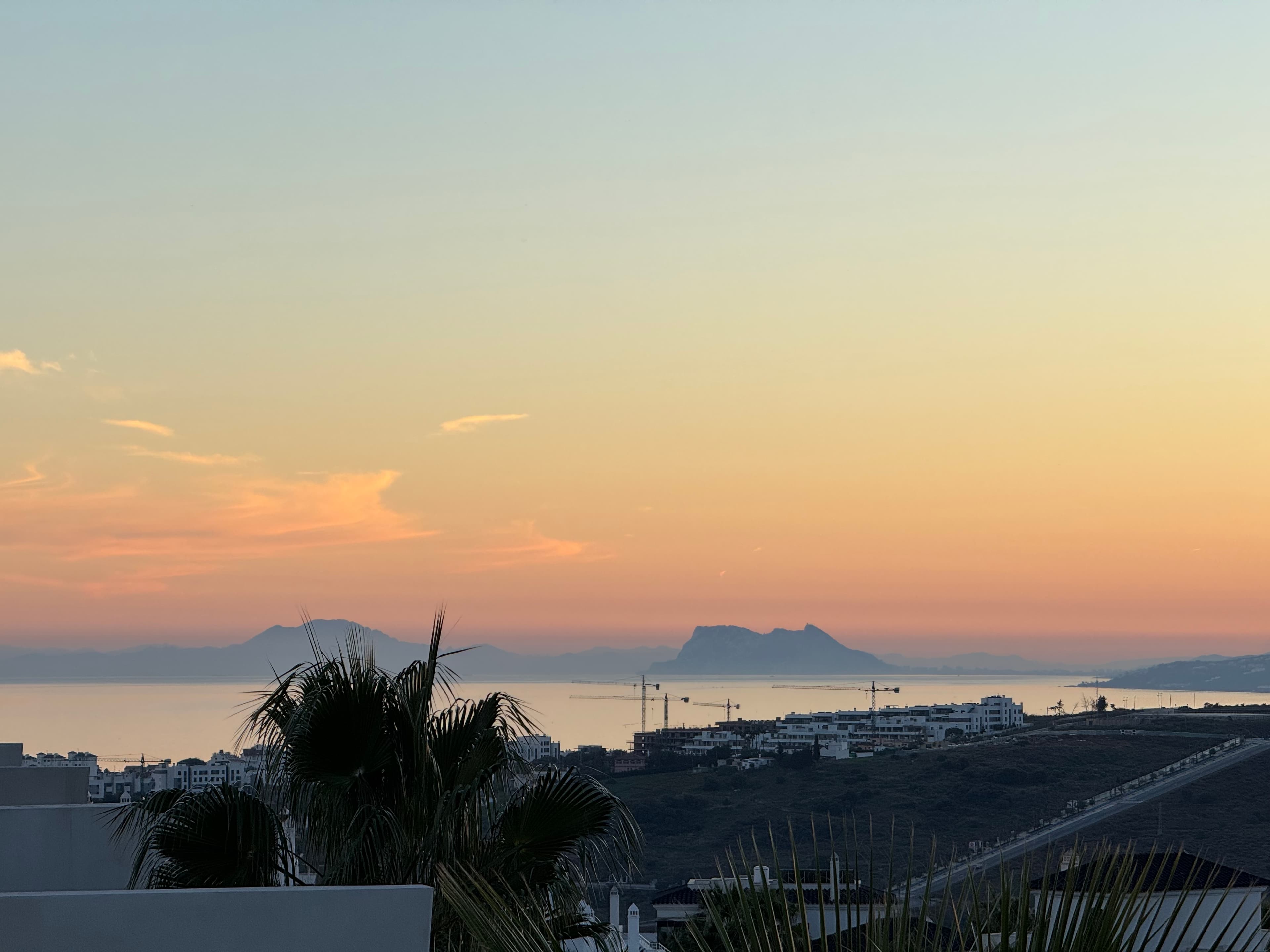 Estepona Penthouse:
Panoramic Sea & Mountain Views · Unrivalled Privacy