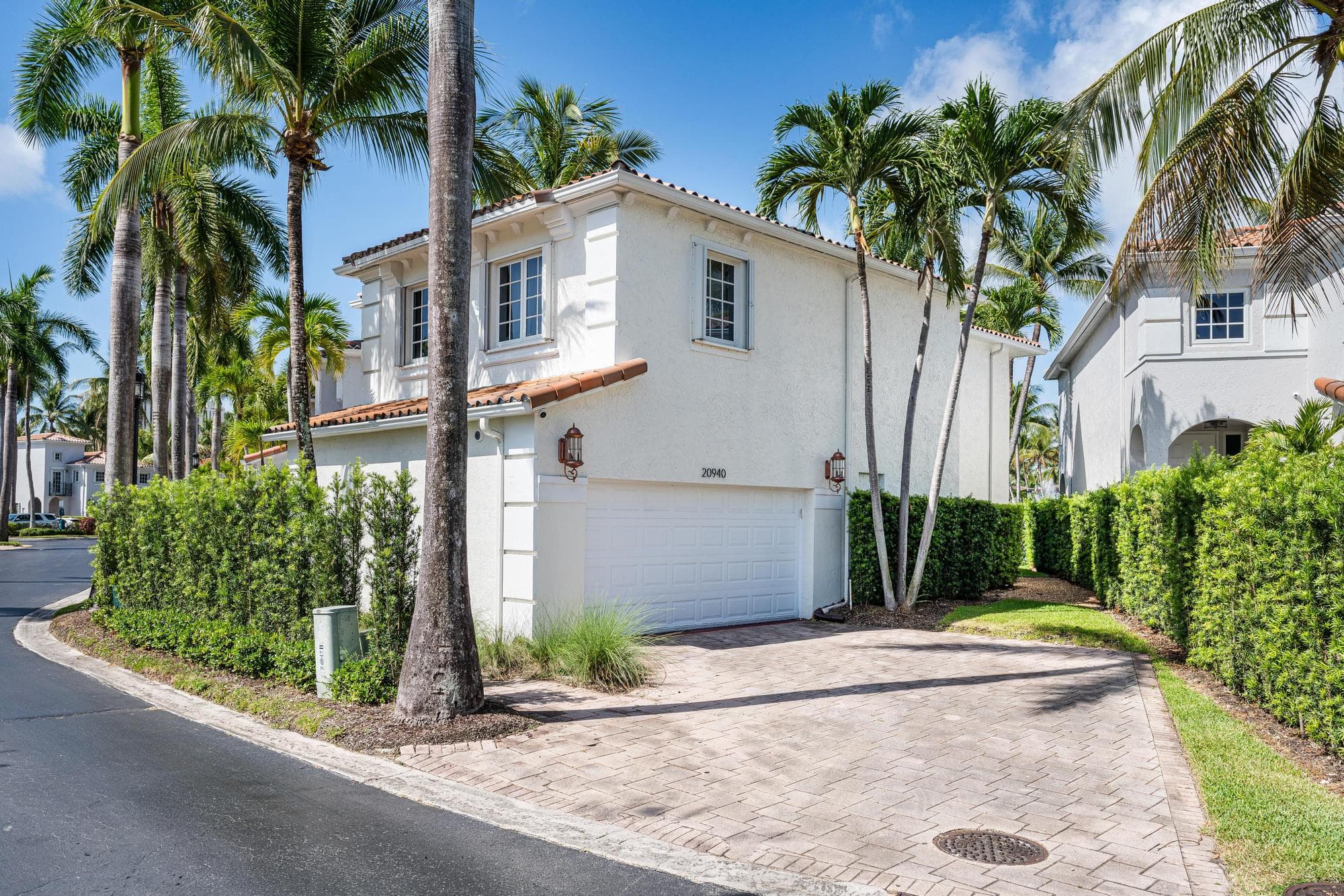 20940 NE 31st Pl, Aventura, FL 33180