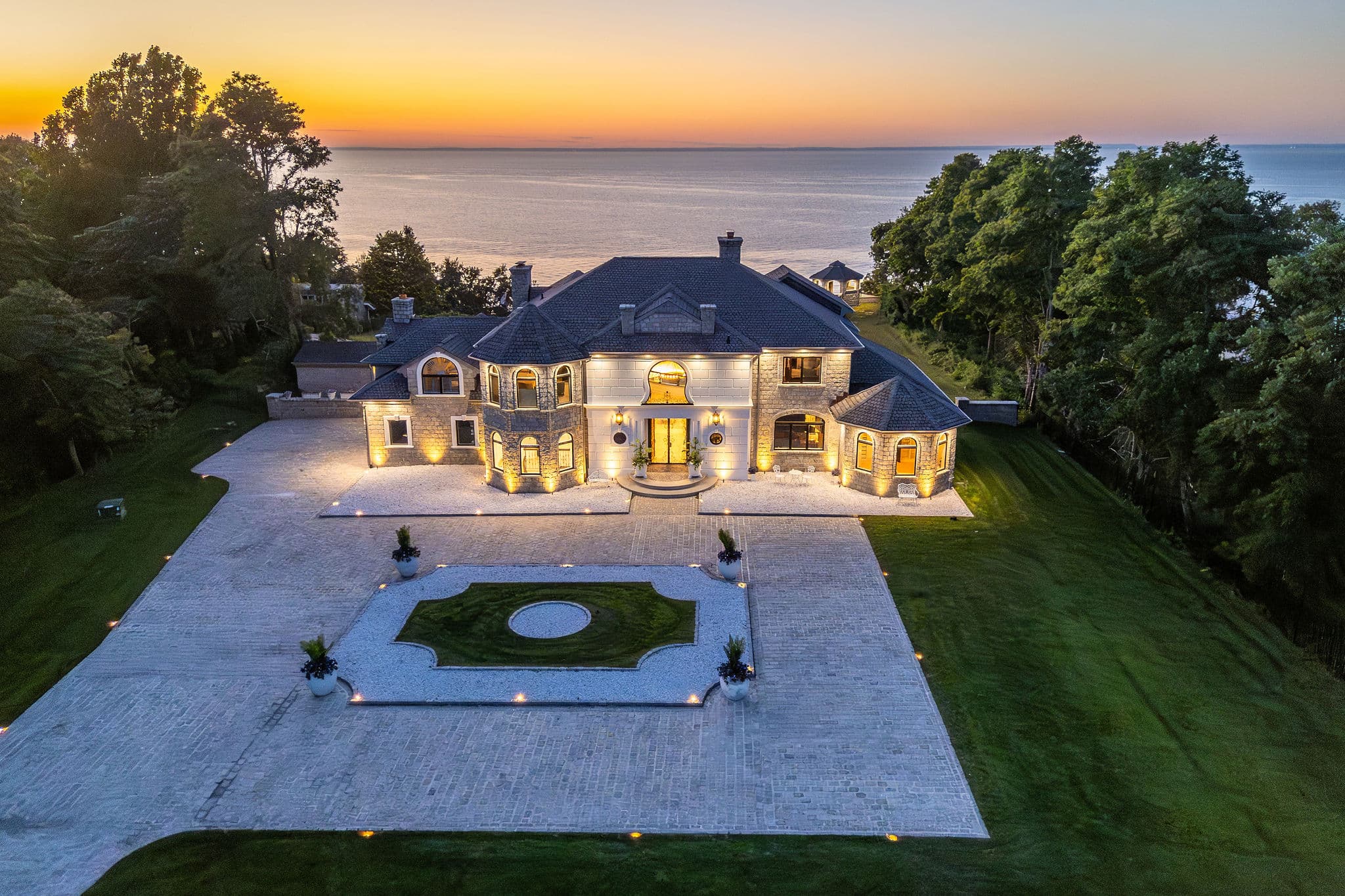 3875 Hallock Ln, Mattituck, NY 11952